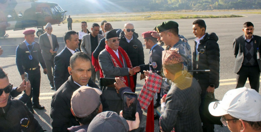 प्रधानमन्त्री दाहाल मुस्ताङमा