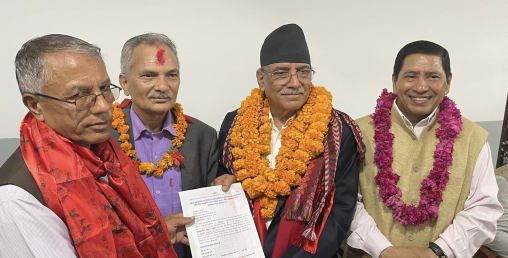 बाबुराम र नारायणकाजीलाई दाँयाबाँया राखेर गरे प्रचण्डले मनोनयन दर्ता