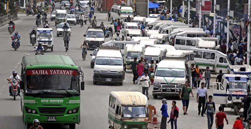 सार्वजनिक सवारीको भीडभाडले उपत्यकामा कोरोना जोखिम उच्च