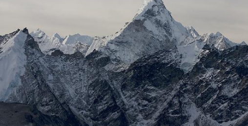 सगरमाथा आरोहण अनुमति  शुरु