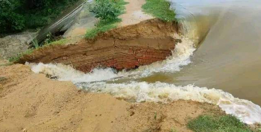 वर्षाले विजयनगरको शंकरपुर ताल फुट्यो, १५ गाउँ जोखिममा