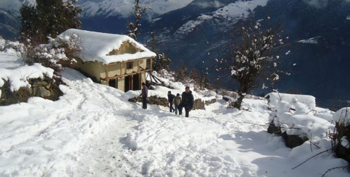 काठमाडौं उपत्यकालगायत ठाउँठाउँमा वर्षा र हिमपात