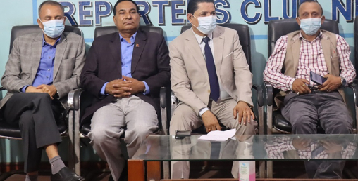 विद्यालय बन्द गर्ने कि नगर्ने ? सरोकारवालाहरु के भन्छन् ?