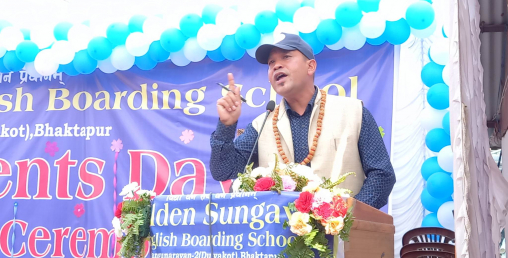 मोबाइलको लतबाट टाढा बनाउन व्यवहारिक शिक्षा आवश्यक