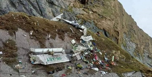 दुर्घटना भएको जहाजका भग्नावशेष सङ्कलन