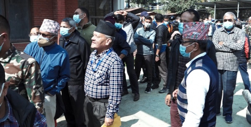 धनतेरसमा १४ किलो सुन ३१ सय असर्फी बिक्री, अब नियमित सिक्का छाप्ने