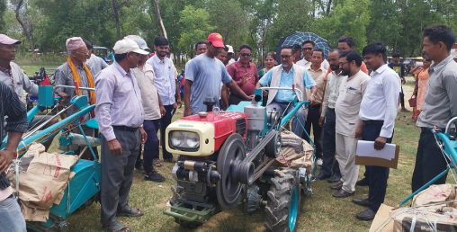 किसानलाई अनुदानमा कृषि उपकरण