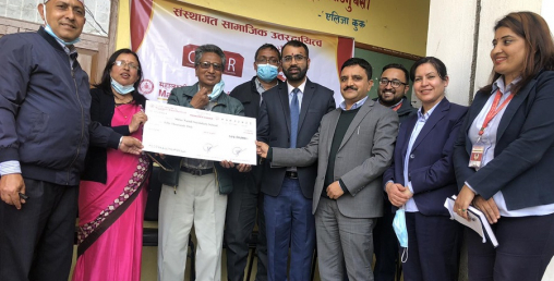 महालक्ष्मी विकास बैंकद्वारा नन्दी माध्यमिक विद्यालयलाई आर्थिक सहयोग