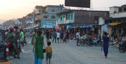 लकडाउन खुकुलो भएसँगै बजारमा भिडभाड बढ्यो