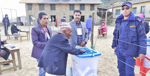 म्याग्दीमा १०७ वर्षीय वृद्धले मतदान गरे