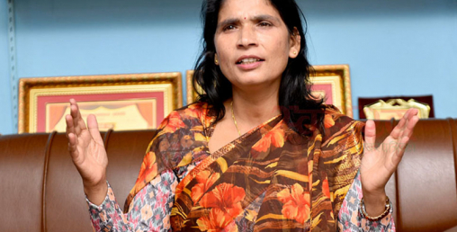 मन्त्रीको कर्मचारीप्रति व्यङ्ग्य ‘के भनौँ र खै तिमी हाँस है, मै बसौँला रोई’