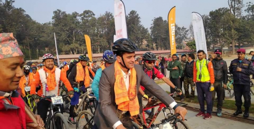 पशुपतिनाथ परिसरबाट  यात्रा गरेर साइकल यात्री जनकपुरसम्म