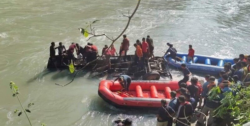 सुकुटे बस दुर्घटना अपडेटः मृतकको संख्या १४ पुग्यो, ४७ घाइते