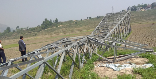 ललितपुरमा लोडसेडिङको सम्भावना बढ्यो, निर्माणधीन प्रसारणलाइनका टावर ढालिए