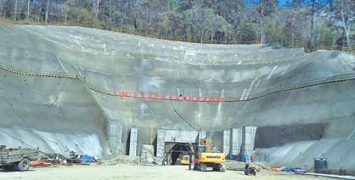 एक सय ५२ किलोमिटर नहर बनाउन एक सय २० वर्ष लाग्ने