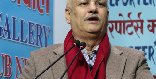मन्त्रीको आश्वासनपछि उखु किसानहरु घर फर्किए