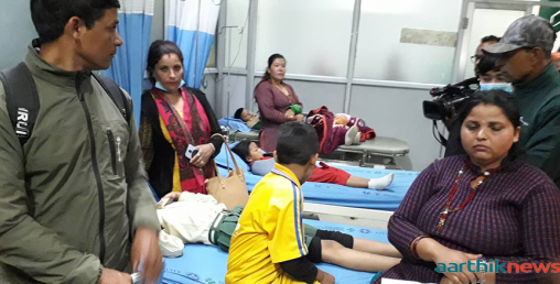 विद्यालयको छानो खस्दा ३९ जना विद्यार्थी घाइते (भिडियो सहित)
