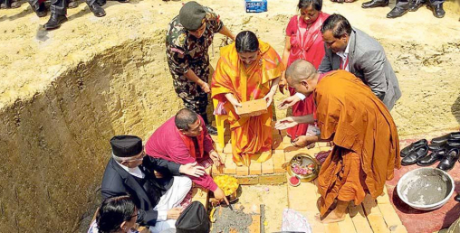 लुम्बिनीमा मापदण्डविपरीत संरचना