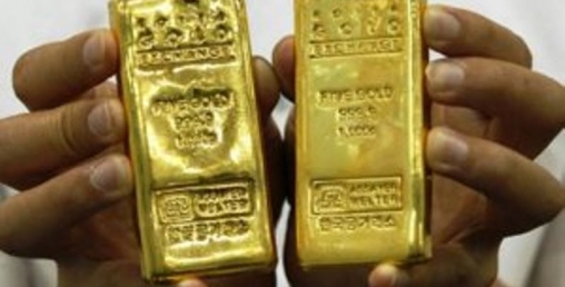 तीन किलोग्राम नक्कली सुनसहित भारतीय नागरिक पक्राउ