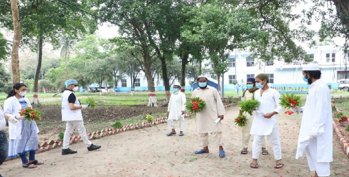 कोशी अस्पतालबाट ८ जना संक्रमित निको भएर फर्किए