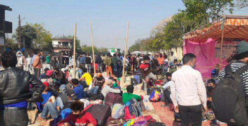 दुःख खेप्दै सीमामा अलपत्र नेपाली
