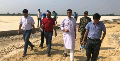 चडपर्वमा पनि मुलुक निमार्णको अभियानमा व्यस्त मन्त्री भट्टराई
