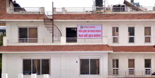 अब पानीजहाज कार्यालयमा डुंगाको लर्को