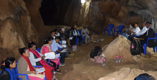 एशियाकै ठूलो गुफाभित्र कार्यपालिकाको बैठक