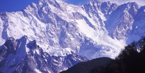 कञ्चनजंगा आरोहण गर्न गएका दुई पर्वतारोहीको मृत्यु