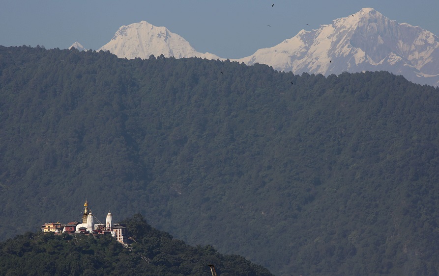 उपत्यकाबाट देखिने उत्तरी क्षेत्रमा रहेका हिमश्रृङ्खला