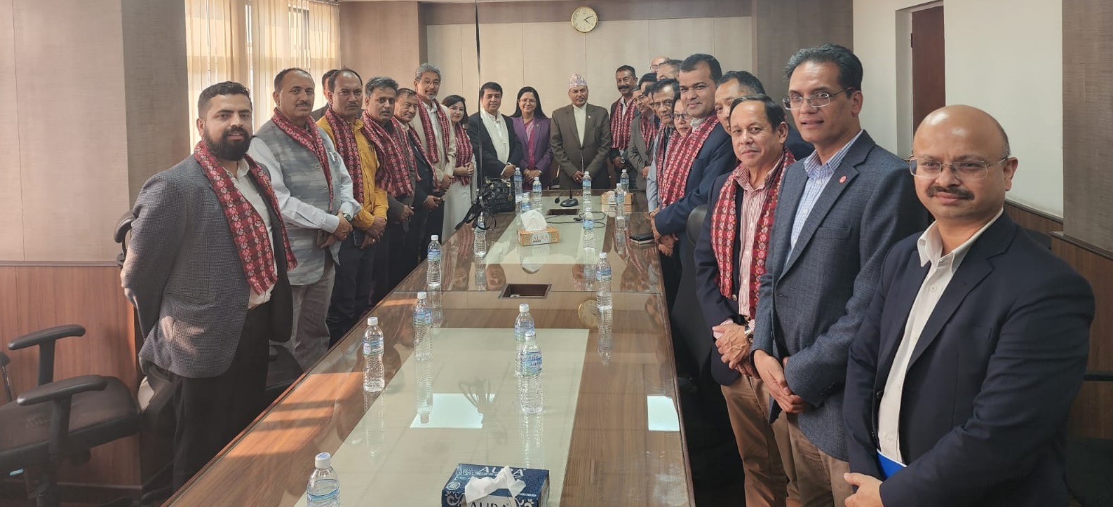 राष्ट्र बैंक र महासंघका पदाधिकारीबीच भेटवार्ता, तरलता बढाउदै व्याजदर घटाउनेमा छलफल
