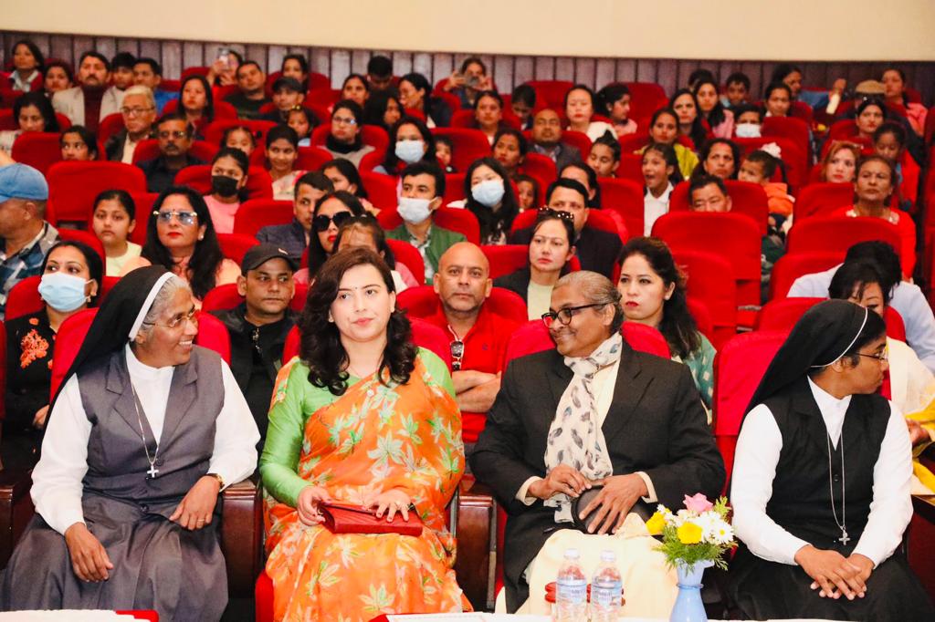 सानोमा स्टेजमा बोल्न नसकेकी शिवानी अहिले बनिन् प्रमुख अतिथि