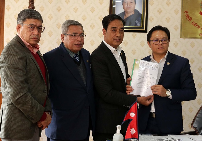 एक नेपाली एक पर्यटक रणनीति बनाउन मन्त्री किराँतीलाई चेम्बरको सुझाव