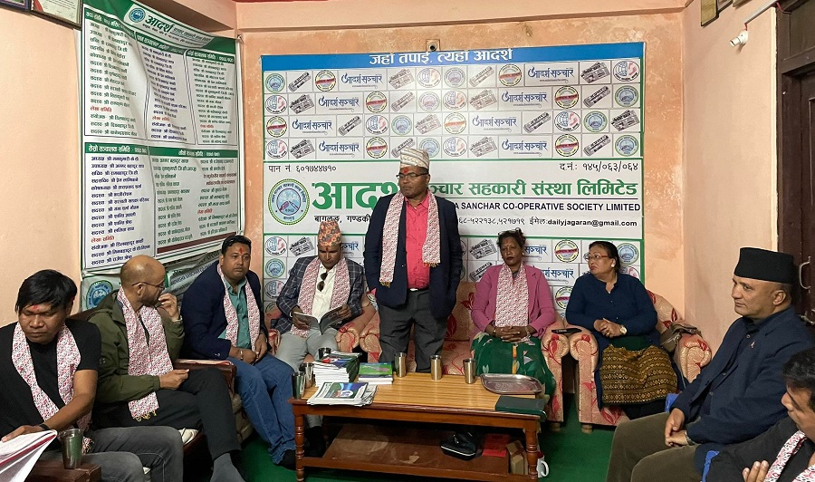 कोशी प्रदेशका सहकारी रजिष्ट्रारसहितको टोलीद्वारा आदर्श सञ्चार सहकारीको अवलोकन