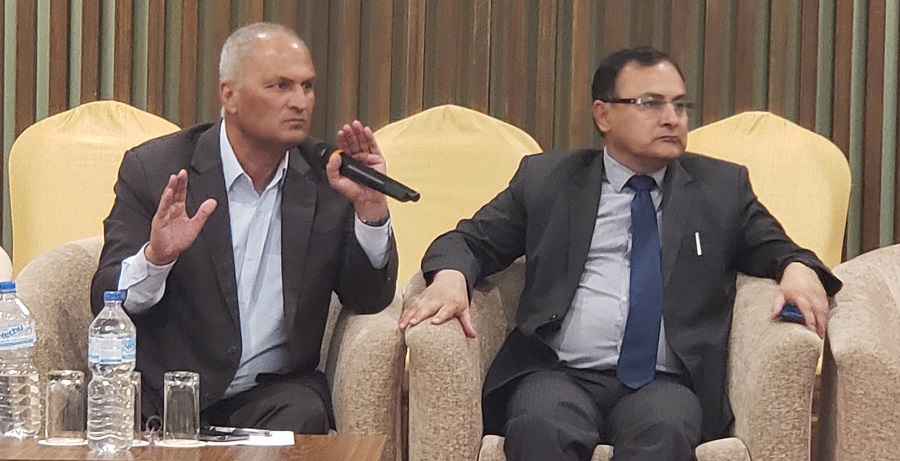 इञ्जिनियरिङ्ग बीमा दरसम्बन्धी निर्देशिका स्थगन