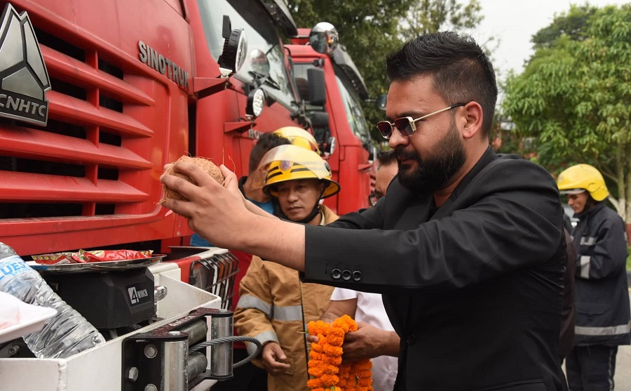 नयाँ दमकल सञ्चालनमा, प्रमुख साहबाट विभागलाई हस्तान्तरण