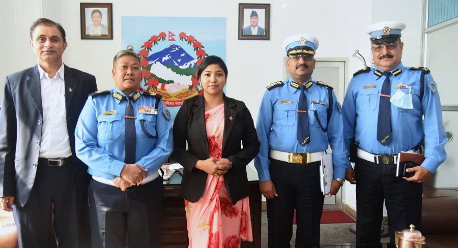 काठमाडौं महानगरले सामुदायिक विद्यालयमा ट्राफिक सचेतना कार्यक्रम चलाउने