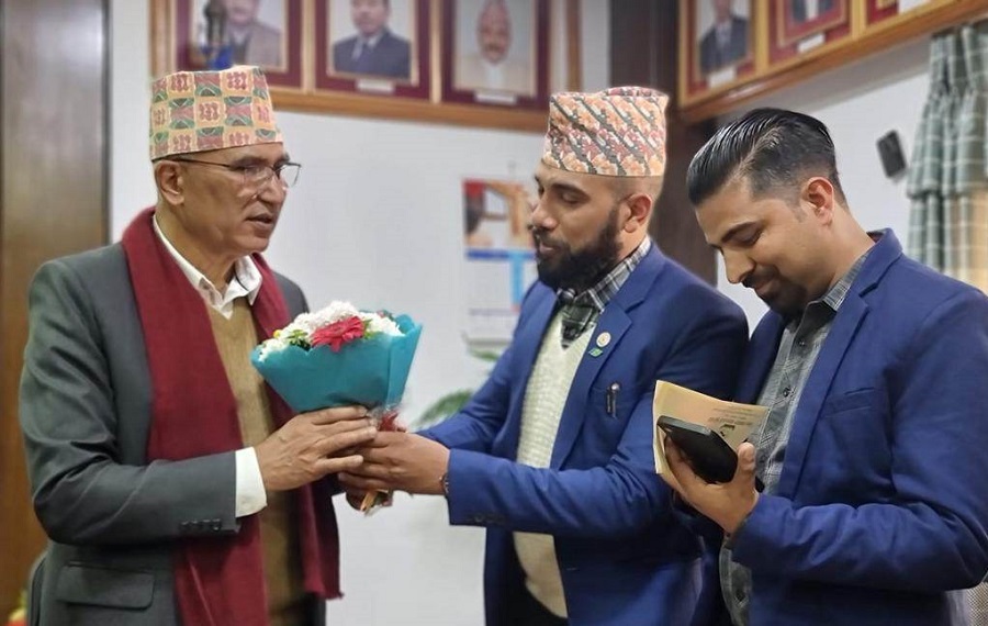 एमडिएमएसको प्रभावकारी कार्यान्वयन गर्न अर्थमन्त्रीसँग मोबाइल व्यवसायीको माग