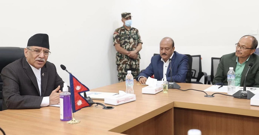 व्यवसायीलाई बोलाएर प्रचण्डले भने - बैंकको ब्याज घटाइन्छ, ऋण तिर्दिन भन्नेलाई छोडिन्न