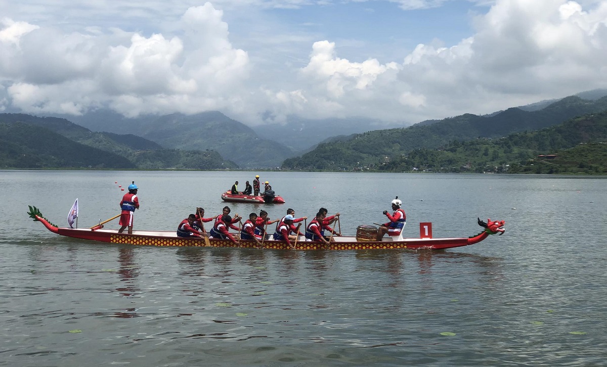 पोखरामा ड्रागन ‘बोट’ रेस (फोटोफिचर)