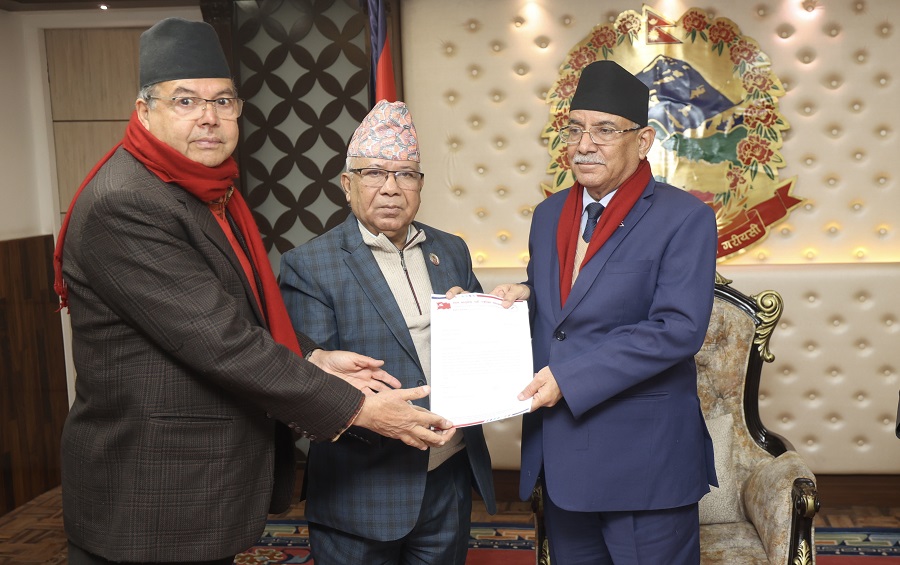 आर्थिक सङ्कट समाधान गर्न ध्यानाकर्षण