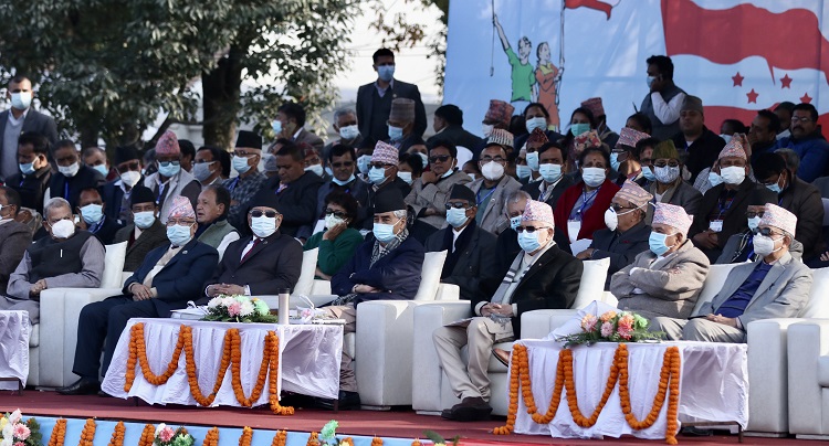 कांग्रेस महाधिवेशन उद्घाटन समारोहः कम्युनिष्ट नेताहरू ओली, दाहाल र नेपाल एउटै मञ्चमा