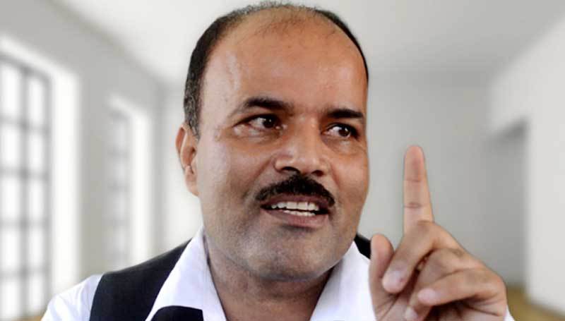 उपसभापति निधिका कारण सभाषद डा. सिंहले राजीनामा दिए