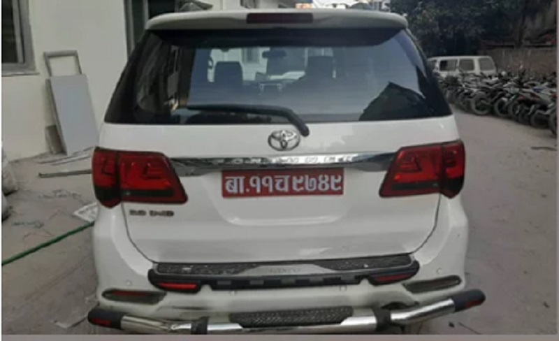 चारवटा चोरीका गाडिसहित दुई जना पक्राउ