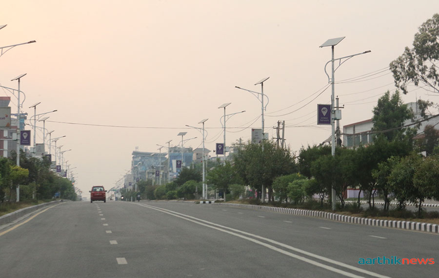 नयाँ वर्षलाई स्वागत गर्दै सुनसान सडक (फोटो समाचार)