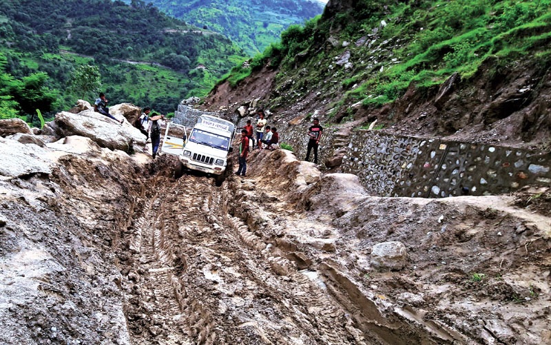 सरकारले सहमति दिन्छ पैसा दिँदैन, ६१ अर्बका आयोजन अलपत्र
