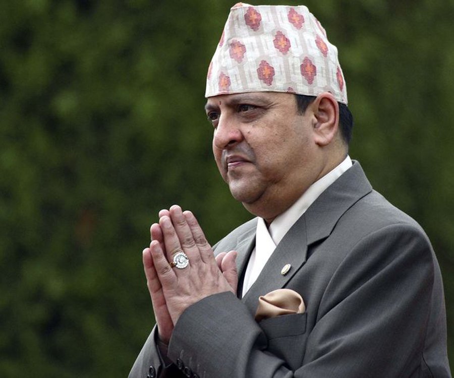 भान्से,सुसारे सहित पूर्व राजा १ महिना थाइल्याण्ड जाँदै