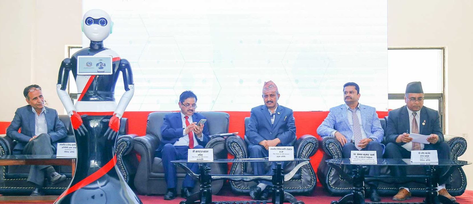 खुल्यो नेपालकै पहिलो विज्ञान संग्रहालय, रोबोटबाट कार्यक्रम सञ्चालन