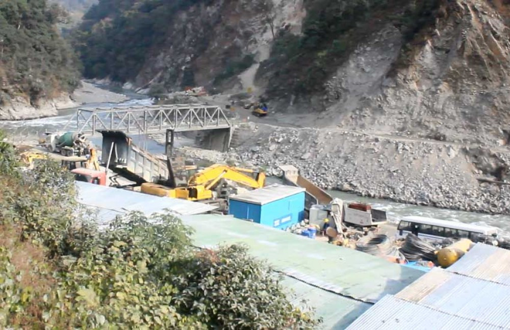 अरुण तेस्रोको विद्युत् गृहस्थल र प्रवेशमार्ग छ दिनदेखि बन्द