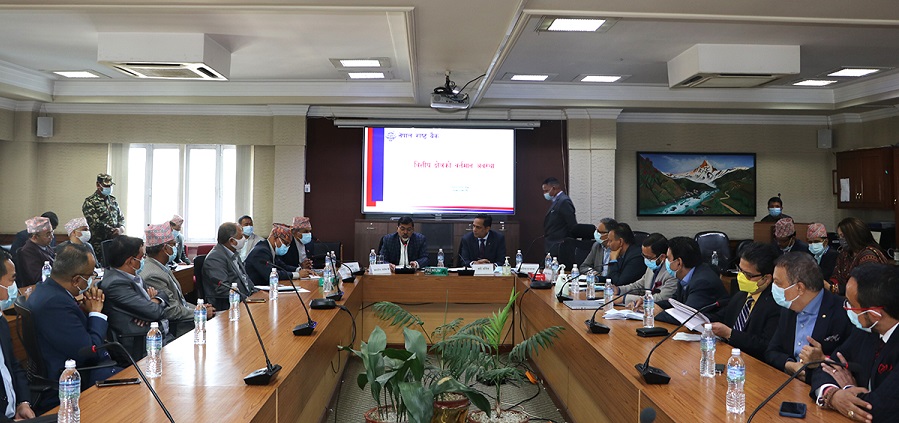राष्ट्र बैंकको नीति परिमार्जन गरेर ऋण प्रवाह बढाउन अर्थमन्त्रीको निर्देशन